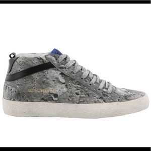 Golden Goode Mid Star Glitter Sneakers in Landed